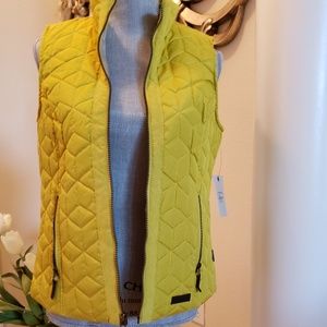 G.H. BASS & CO. - Chartreuse quilted vest